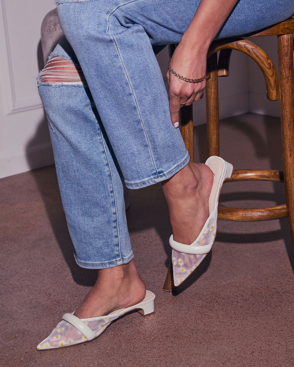 Ditzy Daisy Mesh Floral Kitten Mules
